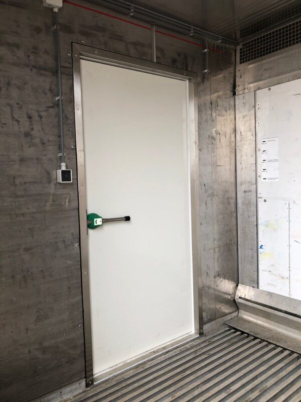 10ft x 8ft 10′ Reefer Container, Used - Image 4