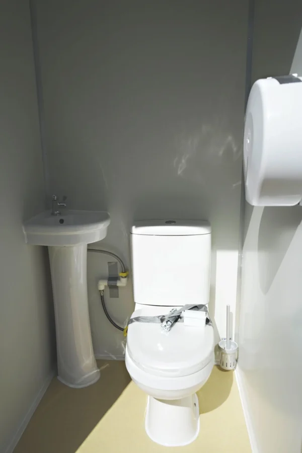 Portable Toilet With 110V Sink - Image 6